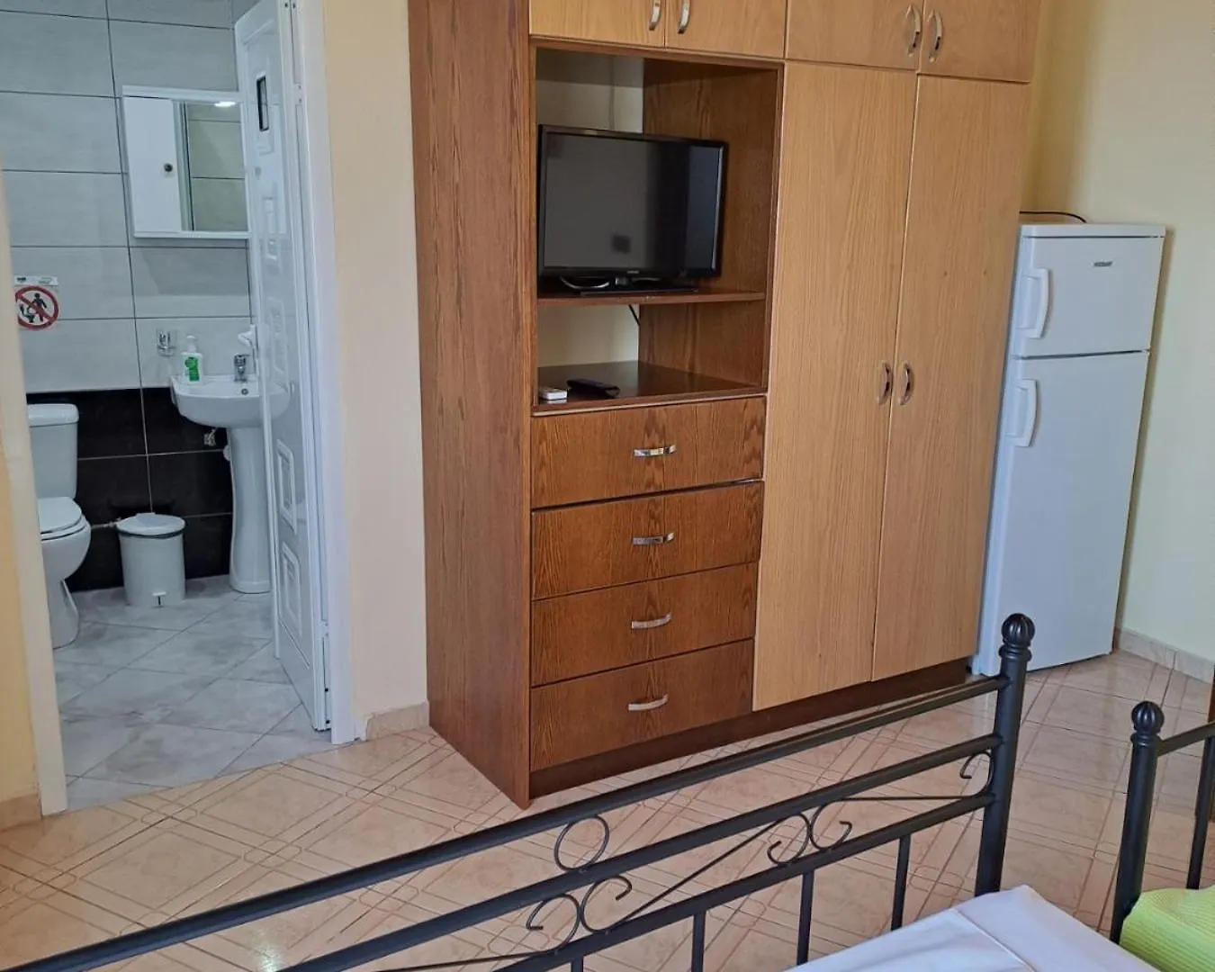 **** Guest house Janis Castle Apartment Himare Albania